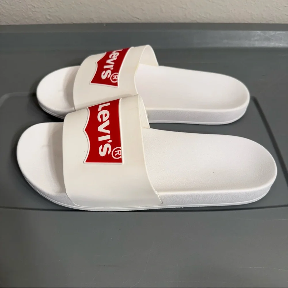 Levi's Red Logo White Slide Sandals